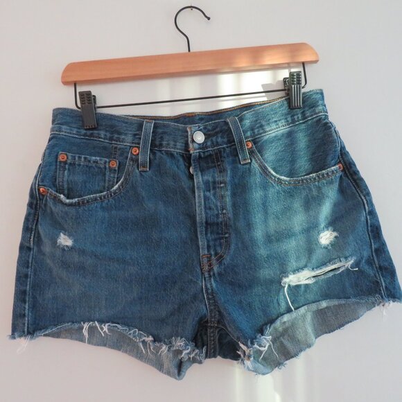 LEVI'S Destroyed 501 Jean Shorts in Sansome Muse Boho Casual Western - Size 28 - Picture 3 of 13